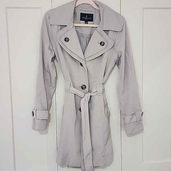 London Fog Jackets & Blazers - Woman's London Fog Grayish Hue Rain/Trench Coat with Belt and Lapel, Size M